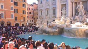 Italia: Fontana di Trevi va putea fi vizitată doar cu bilet!