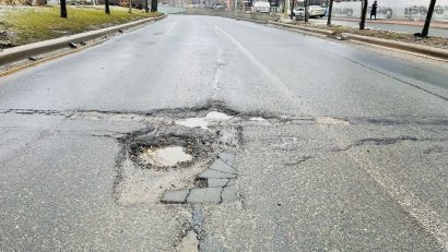 Poliția Capitalei verifică starea drumurilor publice: 7 sancțiuni aplicate pentru neîntreținerea părții carosabile