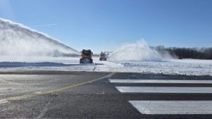 CNAB: Traficul aerian în București se desfășoară în condiții de iarnă