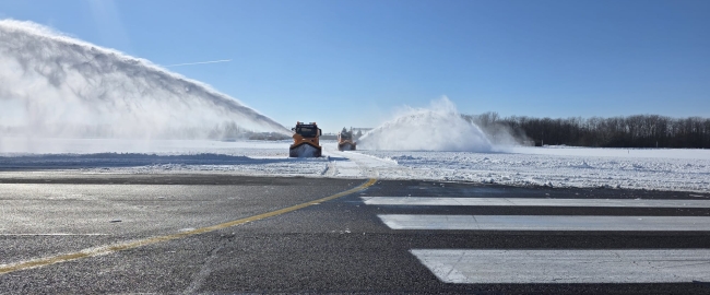 CNAB: Traficul aerian în București se desfășoară în condiții de iarnă