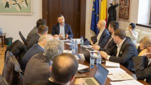 Ciucu a discutat cu reprezentanţii Otokar: 115 autobuze – indisponibilizate; ar urma să redevină funcţionale în două luni