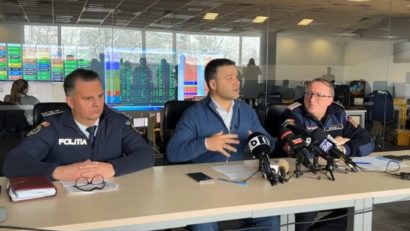 Autorităţile din Capitală şi judeţul Ilfov continuă acţiunile de deszăpezire