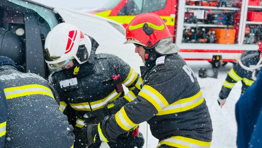 IGSU: Intervenţii în desfăşurare în 7 judeţe şi Bucureşti