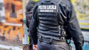 Amenzi de 18.000 de lei pentru afișe lipite ilegal în centrul Capitalei