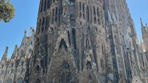 Sagrada Familia, cea mai înaltă biserică din lume, are acum 172,5 metri înălţime