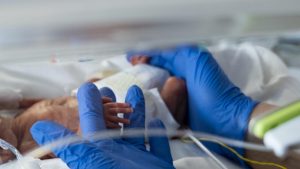 Salvaţi Copiii dotează au aparatură medicală vitală Secţia de ATI a Spitalului Universitar de Urgenţă din Bucureşti