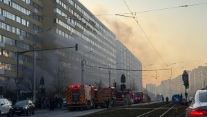 ISUBIF- Incendiu produs la un spatiu comercial aflat la parterul unui bloc in Soseaua Pantelimon