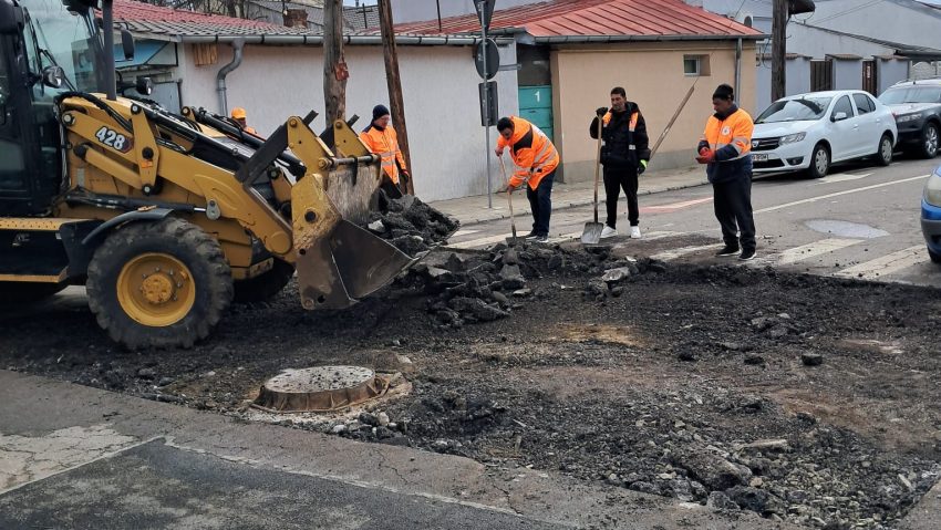 Reparațiile la străzi și curățenia de primăvară au trecut din Rahova în Ferentari!