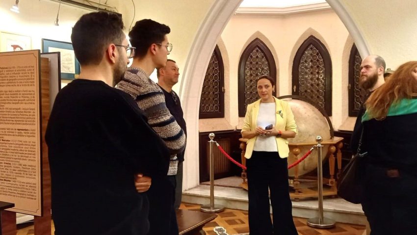 Tur ghidat la Muzeul Hărților din București: „Hărțile Cristinei”, o invitație la explorare și dialog