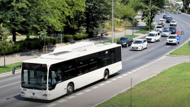 Şoferi şi paznici de la STB, acuzaţi că furau motorină din autobuzele staţionate în Autobaza Ferentari