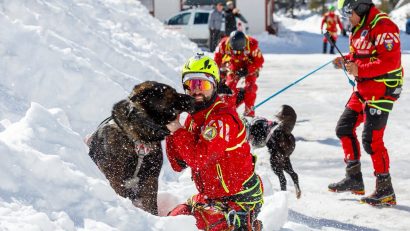 IGAv- Salvatorii montani şi unităţile canine – pregătire pentru intervenţii la avalanşă