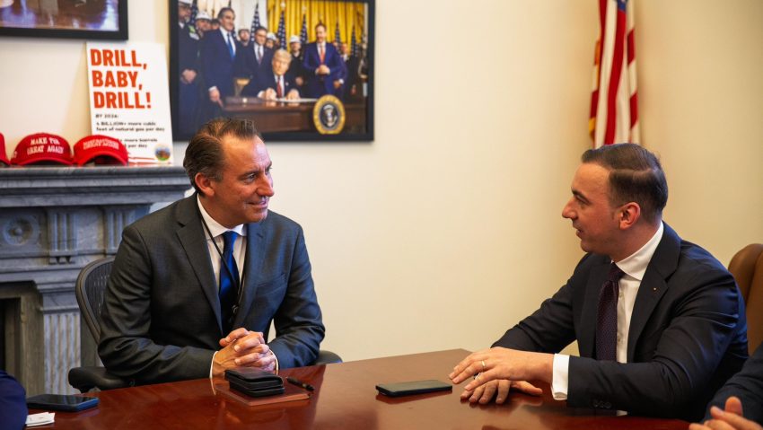 Investiții de 3,5 miliarde euro în energia României, negociate în SUA