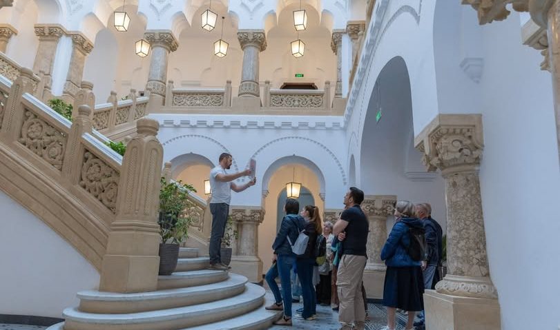 Primăria Capitalei caută ghizi voluntari pentru „Porți deschise la PMB”!