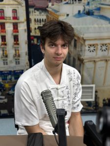 Elevii români obțin performanțe internaționale - Luca Anghelescu