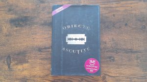 Bine de citit: “Obiecte ascuțite”