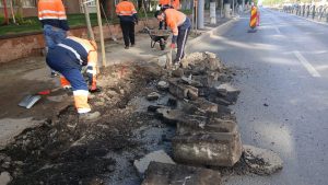 Continuă reparațiile și reabilitarea străzilor din Sectorul 5