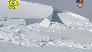 Pericol major de avalanşă pe văile de abrupt din Masivul Bucegi