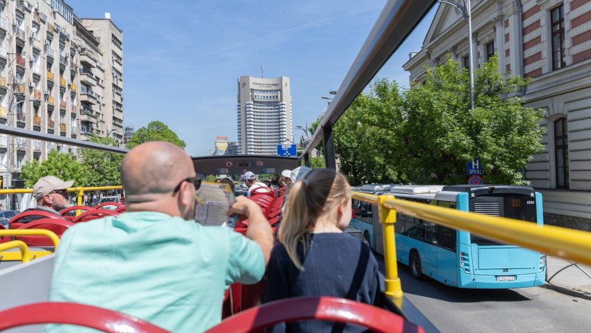 Turiștii descoperă Capitala, în circuitele Bucharest City Tour