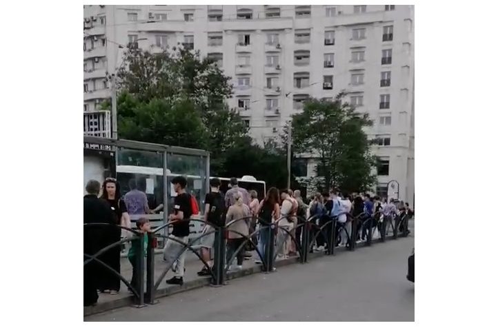 UPDATE: Accident, la Piața Rahova. STB anunță că circulația în zonă a fost afectată