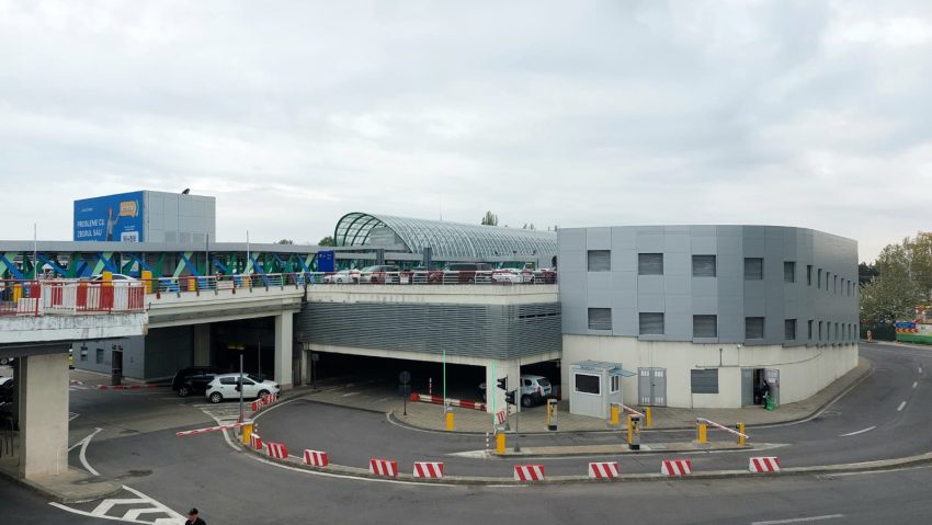 Plata parcării la Aeroportul „Henri Coandă” poate fi făcută acum și online