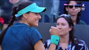 Sorana Cîrstea a învins-o pe Arina Sabalenka, numărul 1 mondial, la Roma!