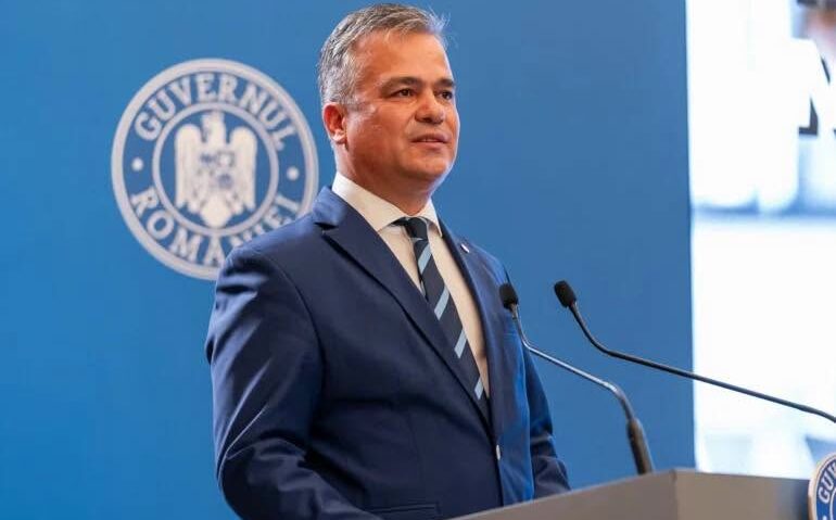 Parlamentul se reunește luni seara pentru votul de învestire a Guvernului Veștea