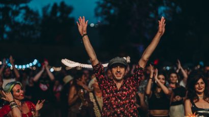 Balkanik Festival 2026 se mută în Parcul Tei și promite trei zile de muzică, artă și experiențe culturale pe malul lacului