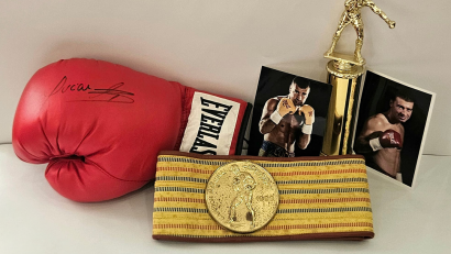 Lucian Bute donează obiecte din cariera sa Muzeului Național de Istorie a României