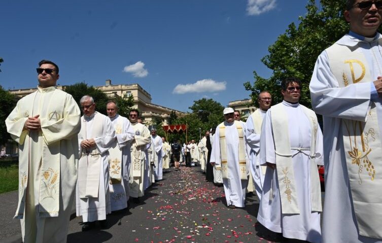 Procesiune, duminică, în centrul Capitalei