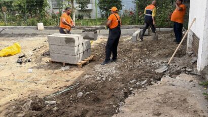 Lucrările de modernizare a străzilor și a curților unităților de învățământ continuă, în Sectorul 5