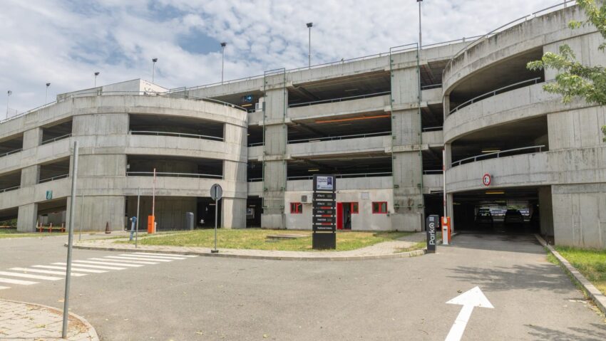 Primăria Capitalei a deschis parcările supraetajate din Pantelimon și de la Arena Națională