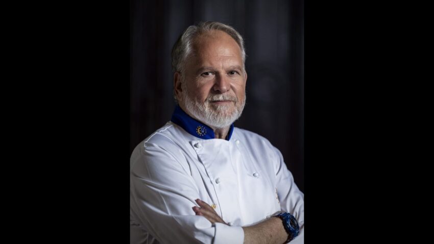 Unde mâncăm în concediu? Reguli pentru alegeri culinare reușite