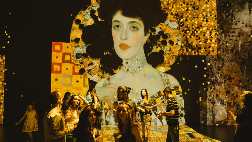 Noaptea Albă la MINA revine pe 1 august. Artă imersivă, muzică și proiecții spectaculoase, simultan în București și Timișoara