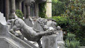 Cotroceni, cel mai iubit cartier? Plimbare printre eleganța și natura Capitalei