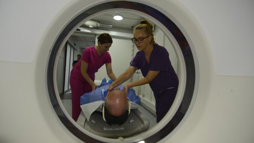 Computer tomograf pentru afecţiuni pulmonare la Centrul Caraiman