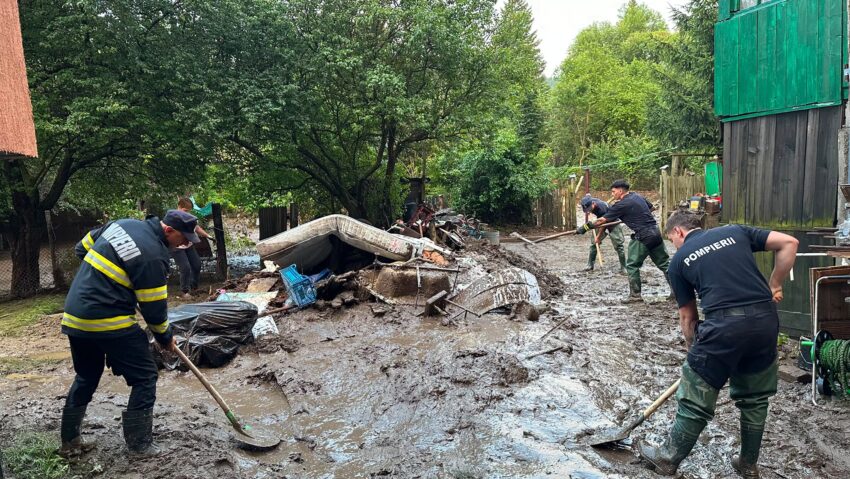 DSU: Pagube produse de vreme în 20 de localităţi şi în municipiul Bucureşti