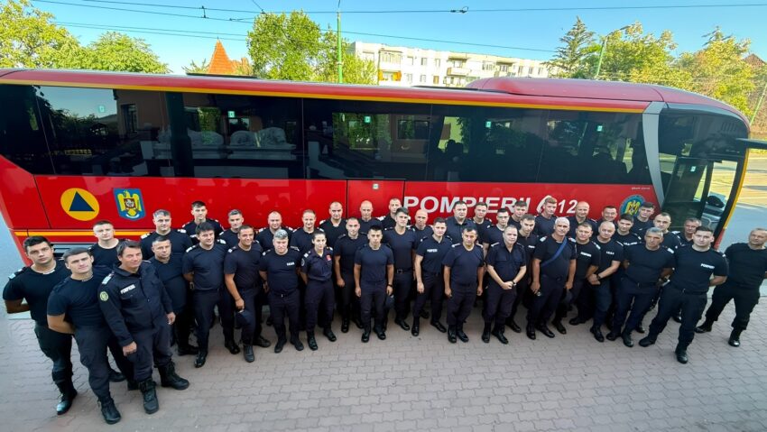 Un nou contingent de pompieri români pleacă în Franţa