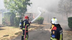 Pompierii români au evacuat peste 150 de butelii GPL dintr-un camping din Franţa