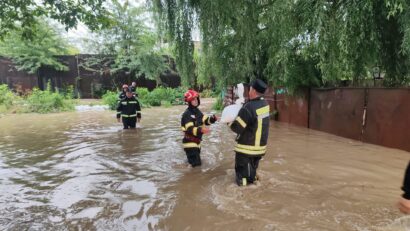 20 de localităţi din Dâmboviţa, Ilfov, Prahova şi Bucureşti, afectate de ploi şi furtuni