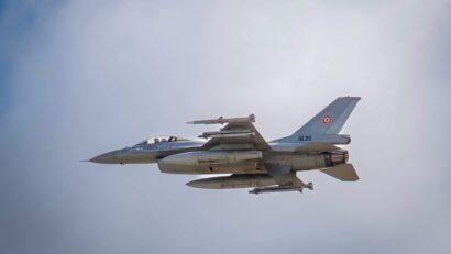 Două aeronave F-16 ale Forțelor Aeriene Române au intervenit asupra unei drone maritime în apropiere de Constanța