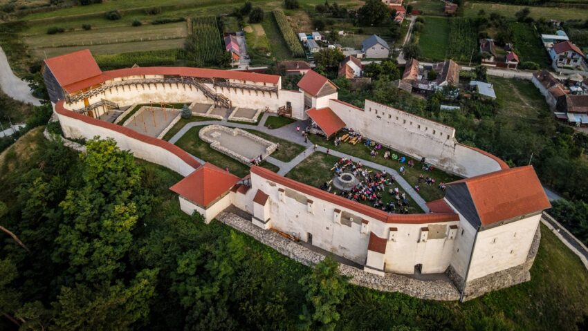 Festivalul de Film și Istorii Râșnov începe în primul weekend cu Alina Manole, Radu Almășan și Romanian Youth Jazz Orchestra