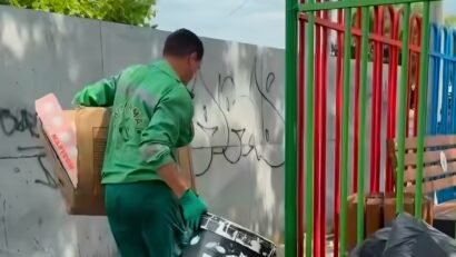 Curățenie și eliberarea trotuarelor de mașini, în zona Livezilor!