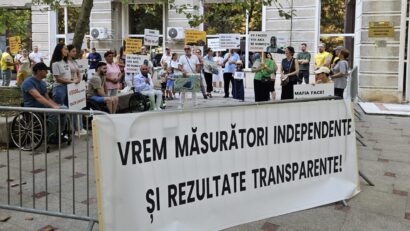Locuitorii din sudul Capitalei au protestat la Garda de Mediu din cauza mirosurilor de la Vidra