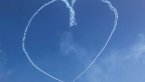 Spectacol aerian pe cerul Capitalei. F-16, IAR-330 Puma, Spartan şi Hercules evoluează în deschiderea BIAS 2026