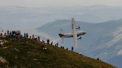 Spotters Day revine pe Caraiman. Aeronavele Forțelor Aeriene Române vor survola Bucegii pe 25 august