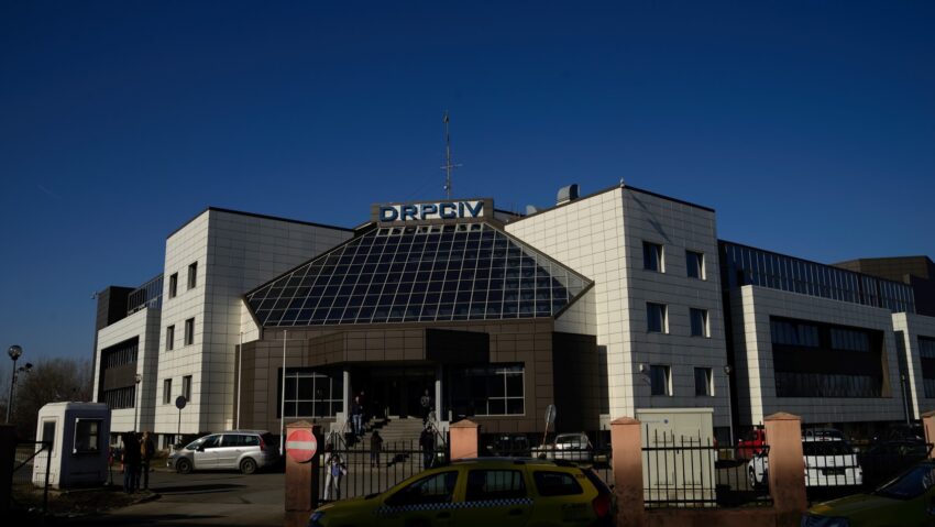 Se schimbă tarifele pentru permisul de conducere și certificatul de înmatriculare