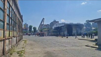 Incendiu la o hală din cadrul Autobazei STB Ferentari, pe strada Pasunilor, sectorul 5