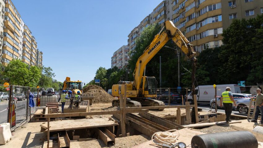 Lucrările la șinele de tramvai din București, întârziate de problemele din subteran
