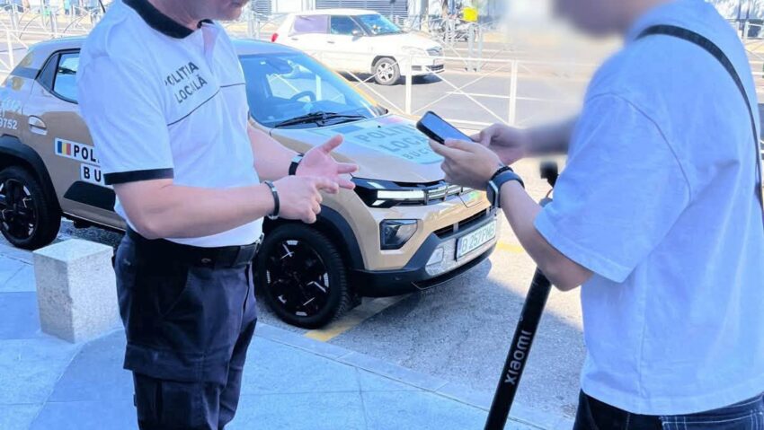 Poliţia Locală: Amenzi pentru tinerii care circulă haotic cu trotineta