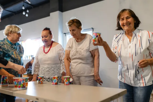 AUDIO| Singurătatea nu este un plan de vacanță: Cum poți schimba vara unui bunic izolat